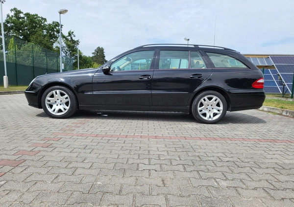 Mercedes-Benz Klasa E cena 29900 przebieg: 296000, rok produkcji 2005 z Kosów Lacki małe 326